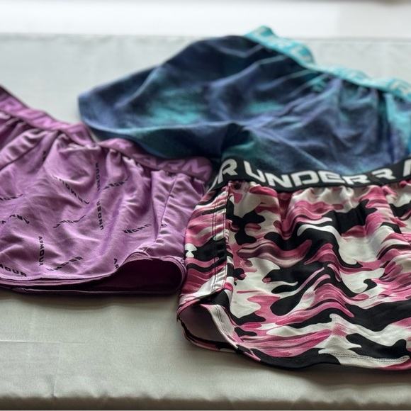 Under Armour Shorts Trio - Purple, Blue, Pink Camo (Size YL) Girl’s Clothing - Picture 8 of 11